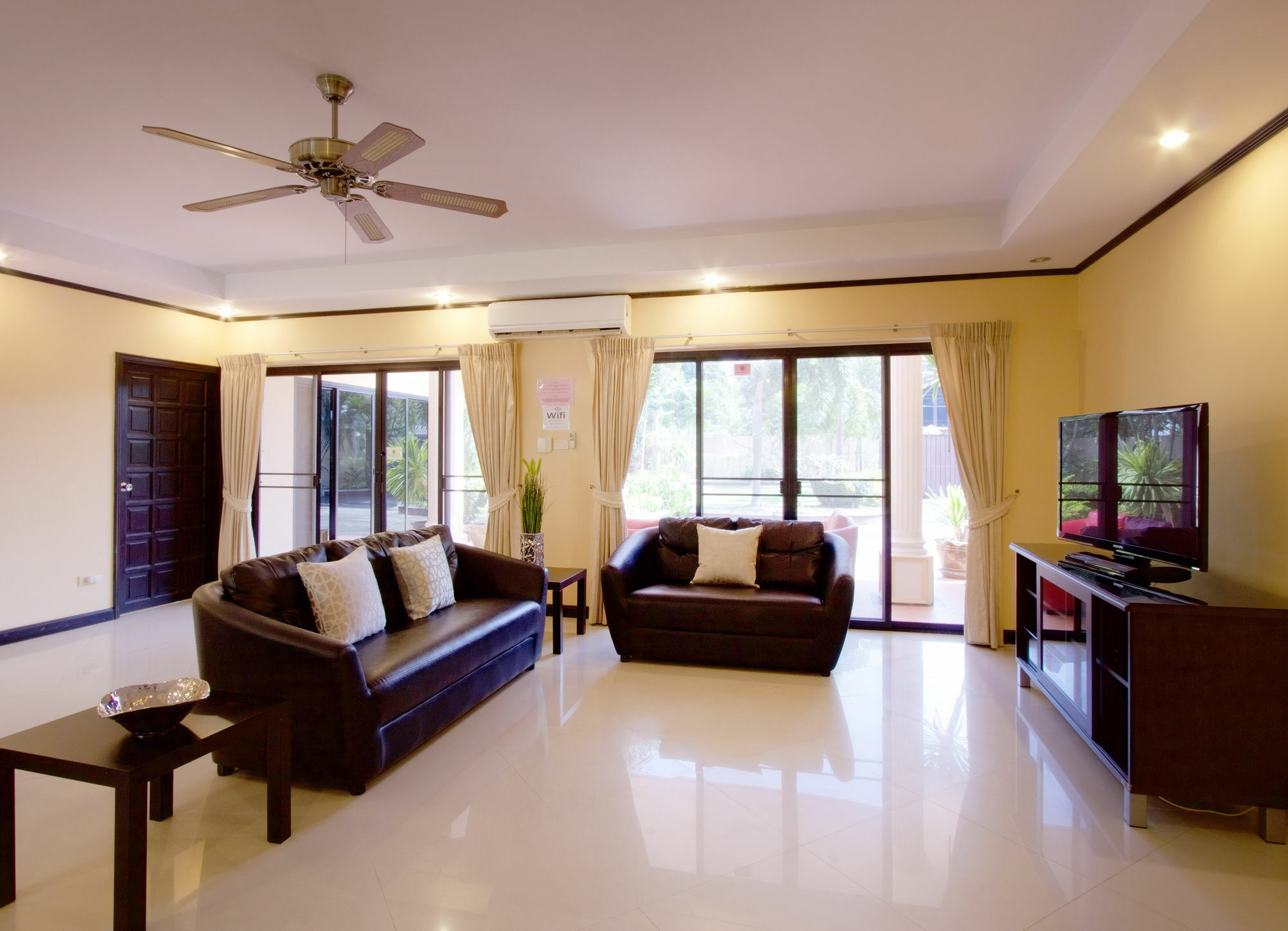Pattaya Holiday Villas 挽腊茫郡 外观 照片